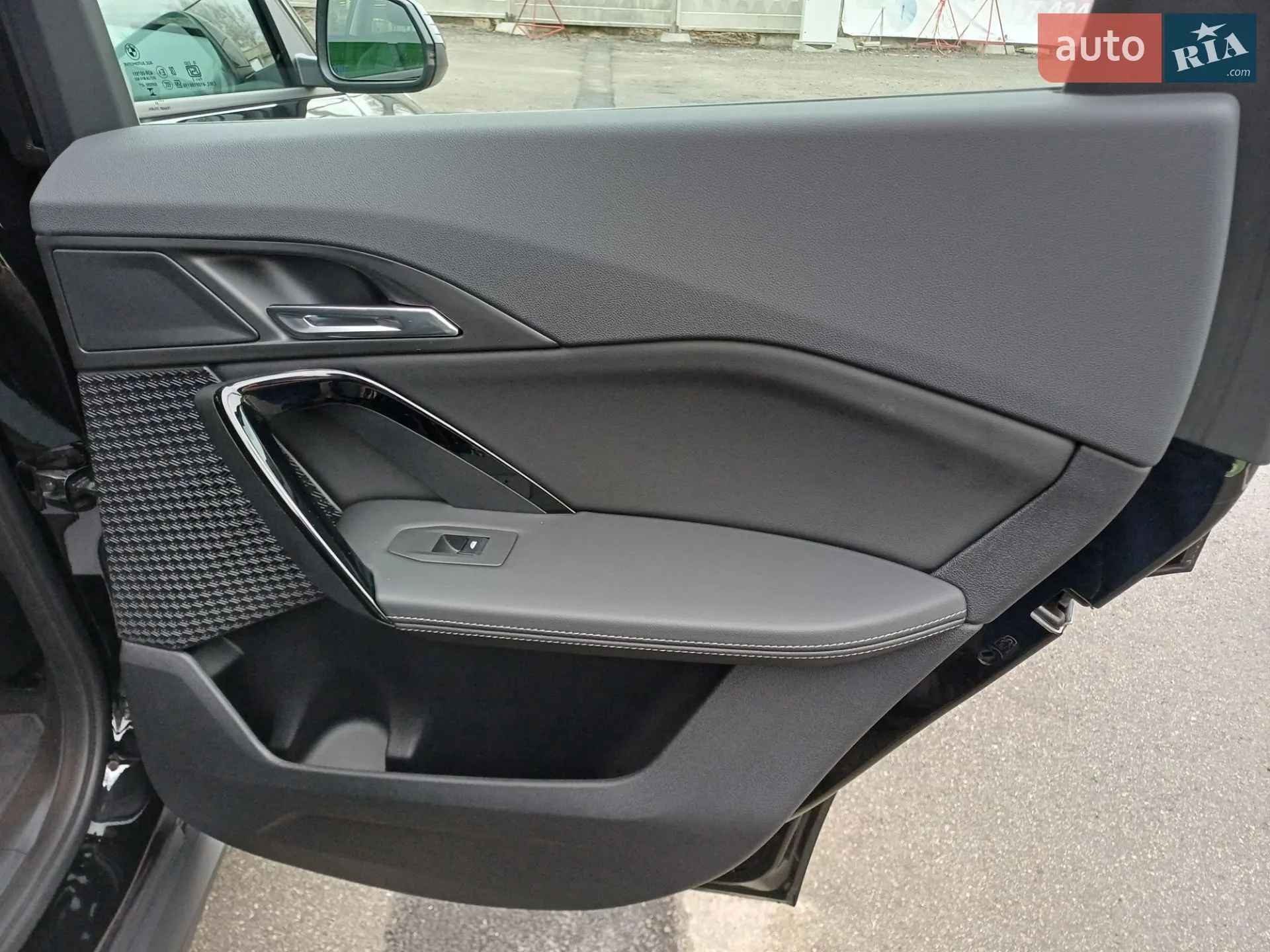 2024 BMW iX1 - мініатюра 26