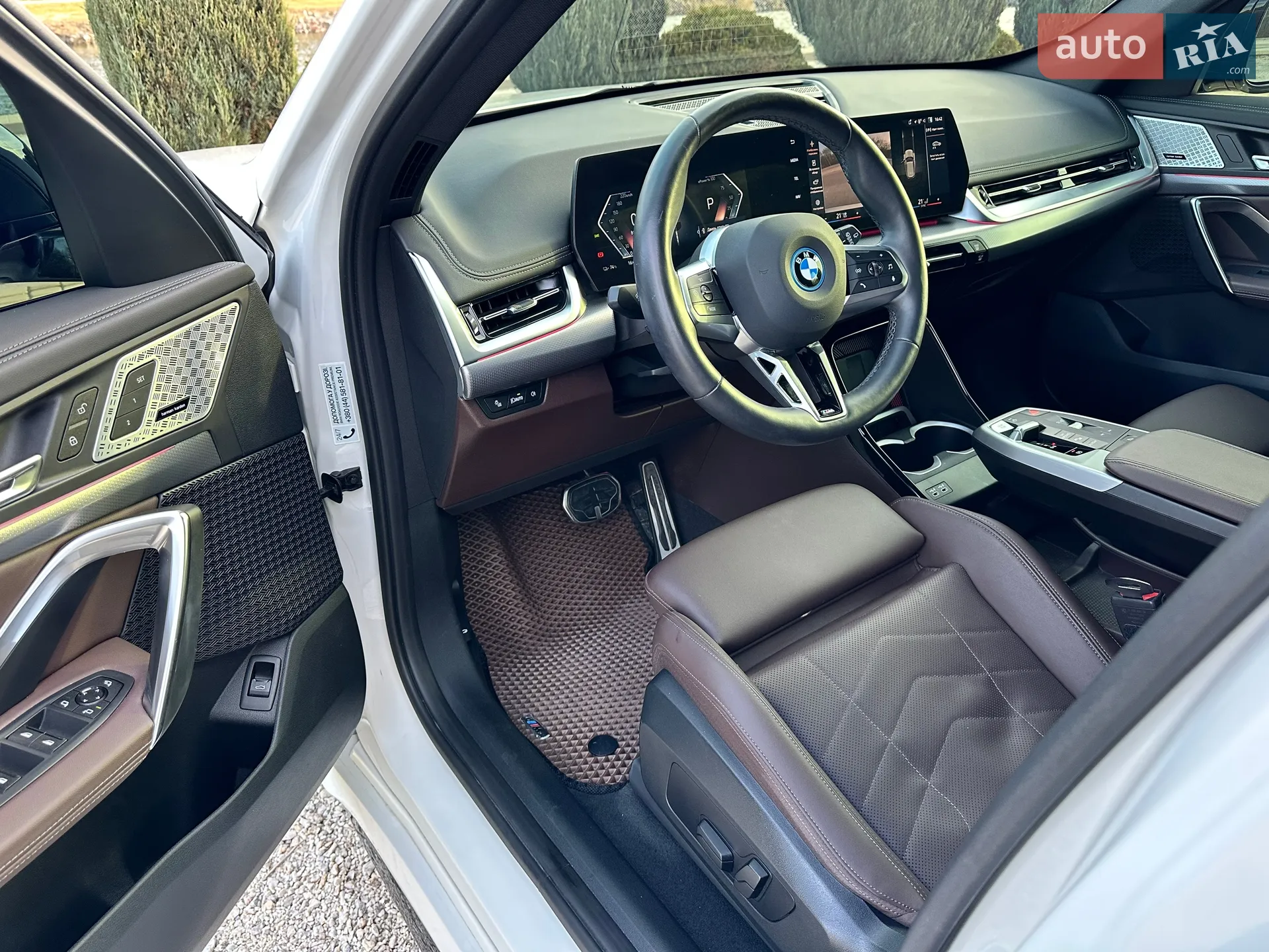 2024 BMW iX1 - мініатюра 16