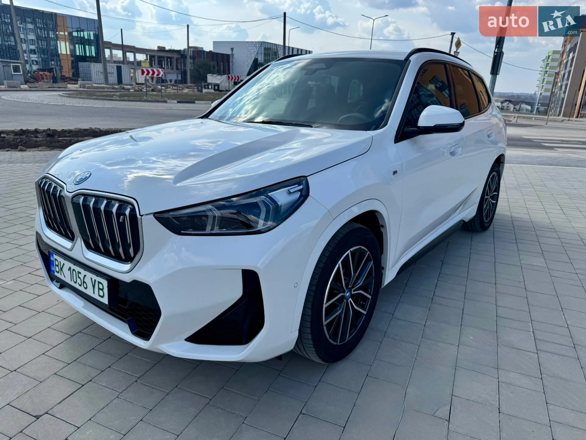 2024 BMW iX1 - мініатюра 3