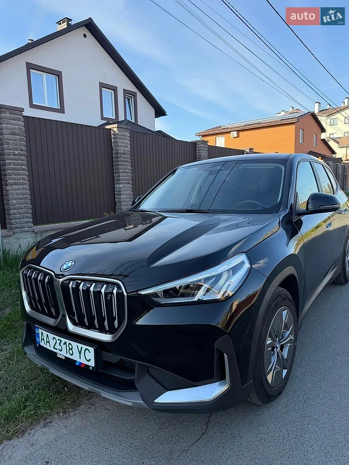 2023 BMW iX1 - мініатюра 8