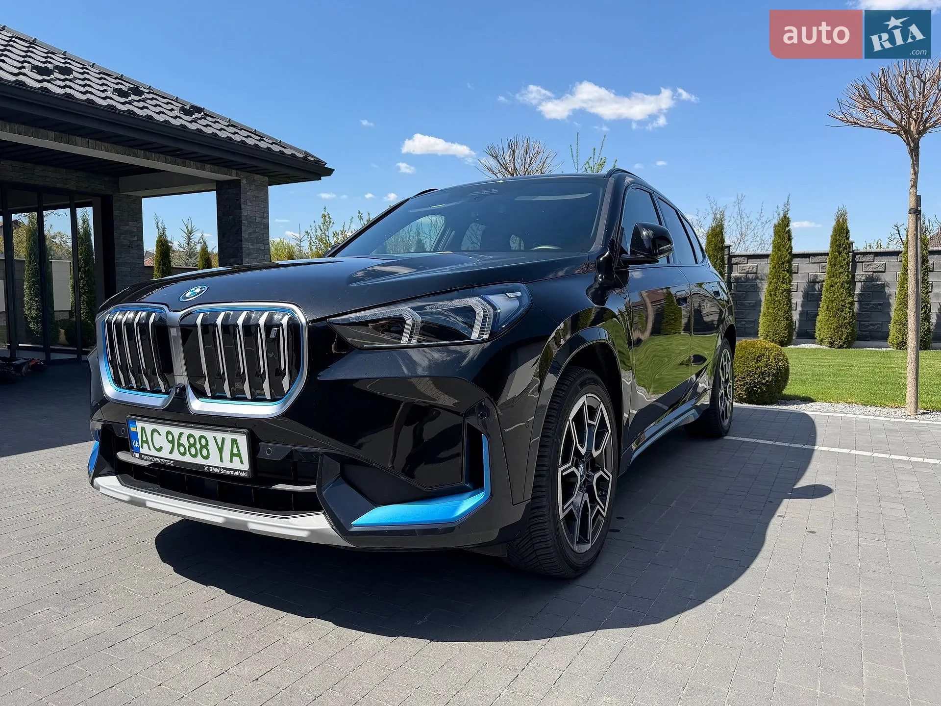 2023 BMW iX1 - мініатюра 2