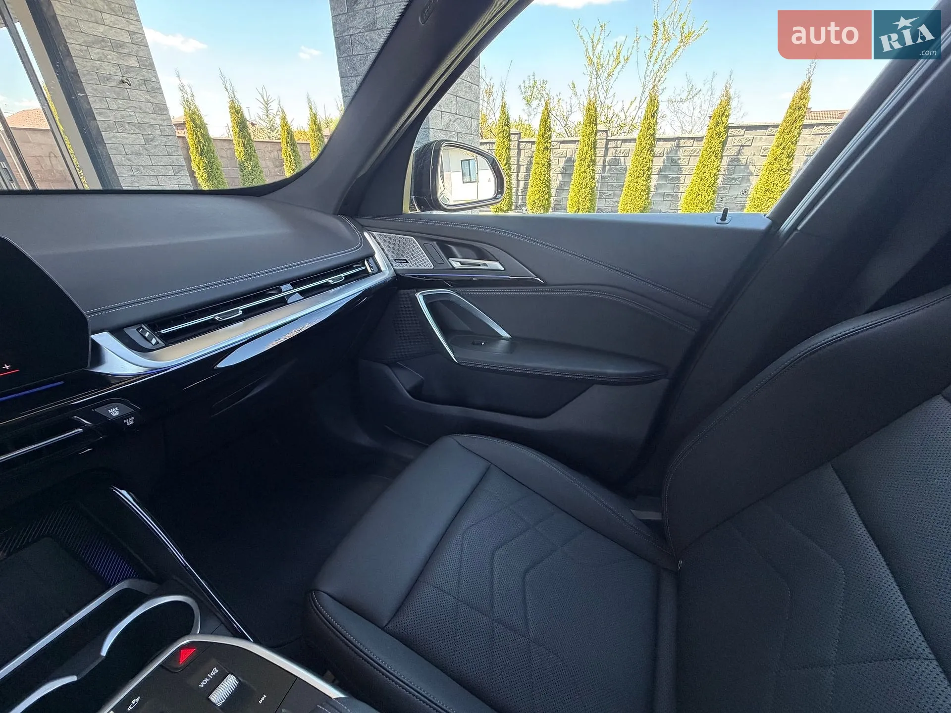 2023 BMW iX1 - мініатюра 28