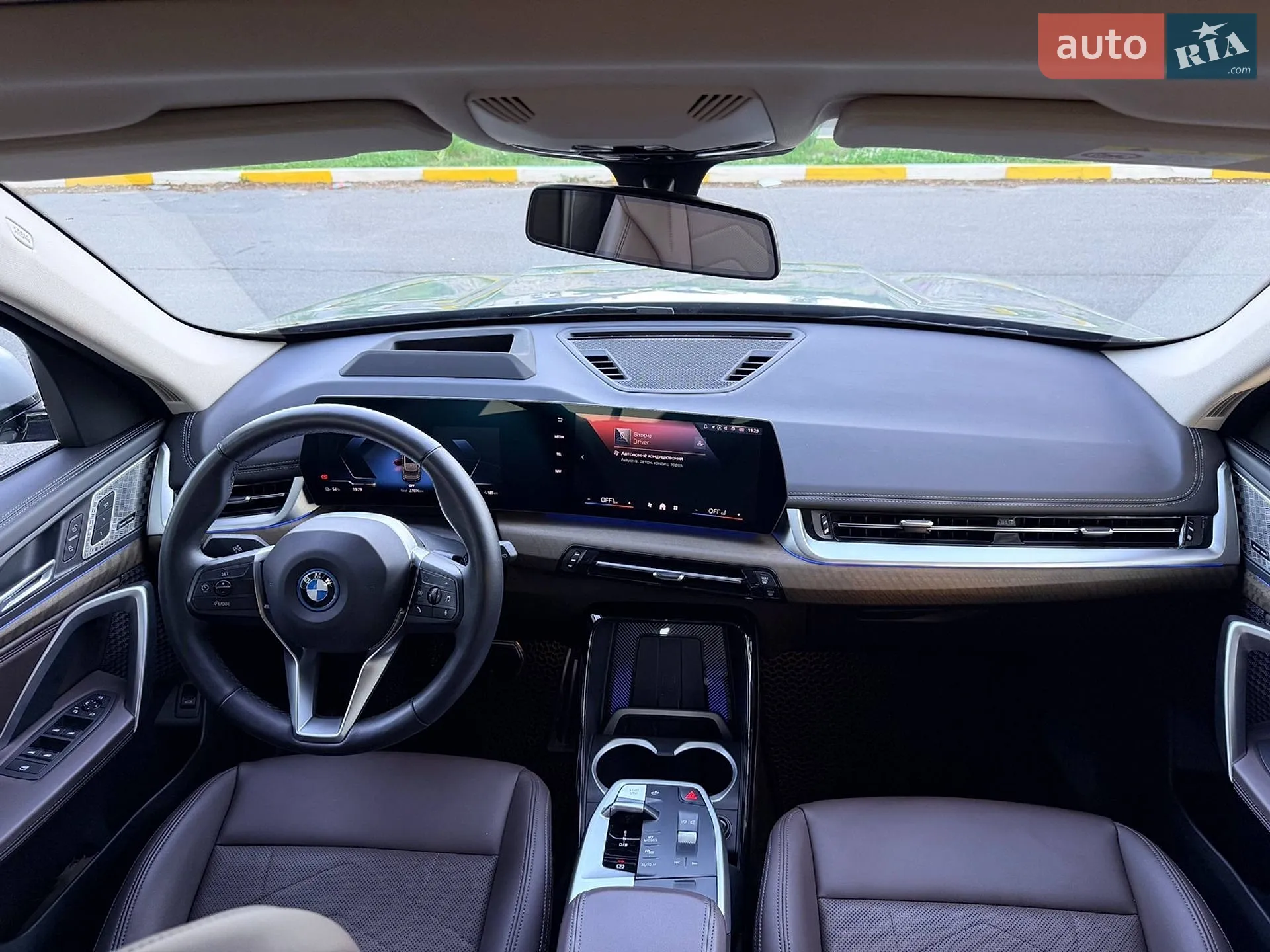 2023 BMW iX1 - мініатюра 16