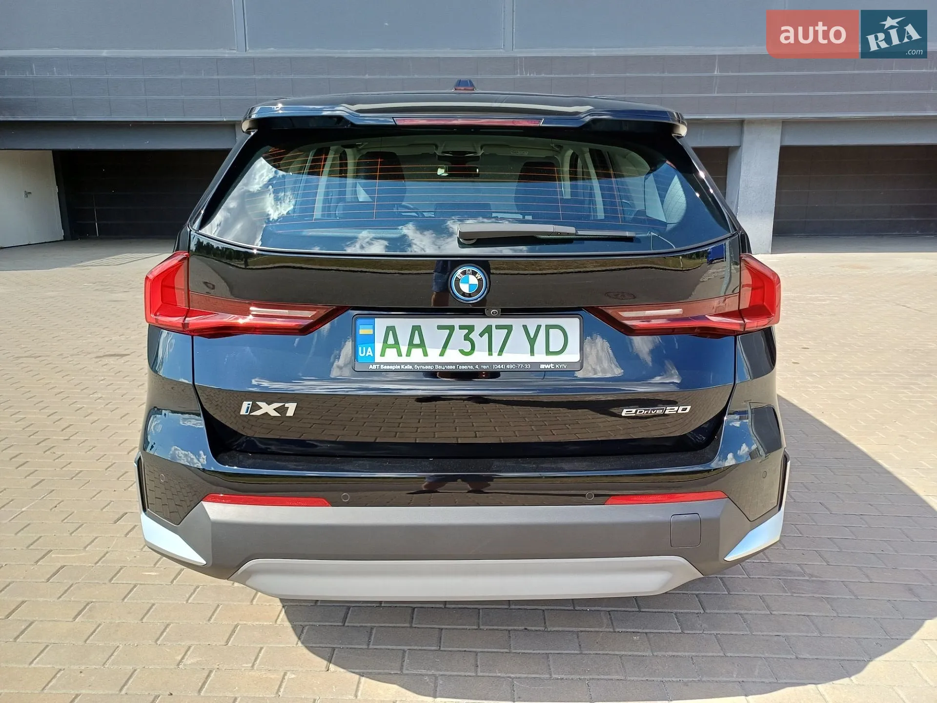 2024 BMW iX1 - мініатюра 8