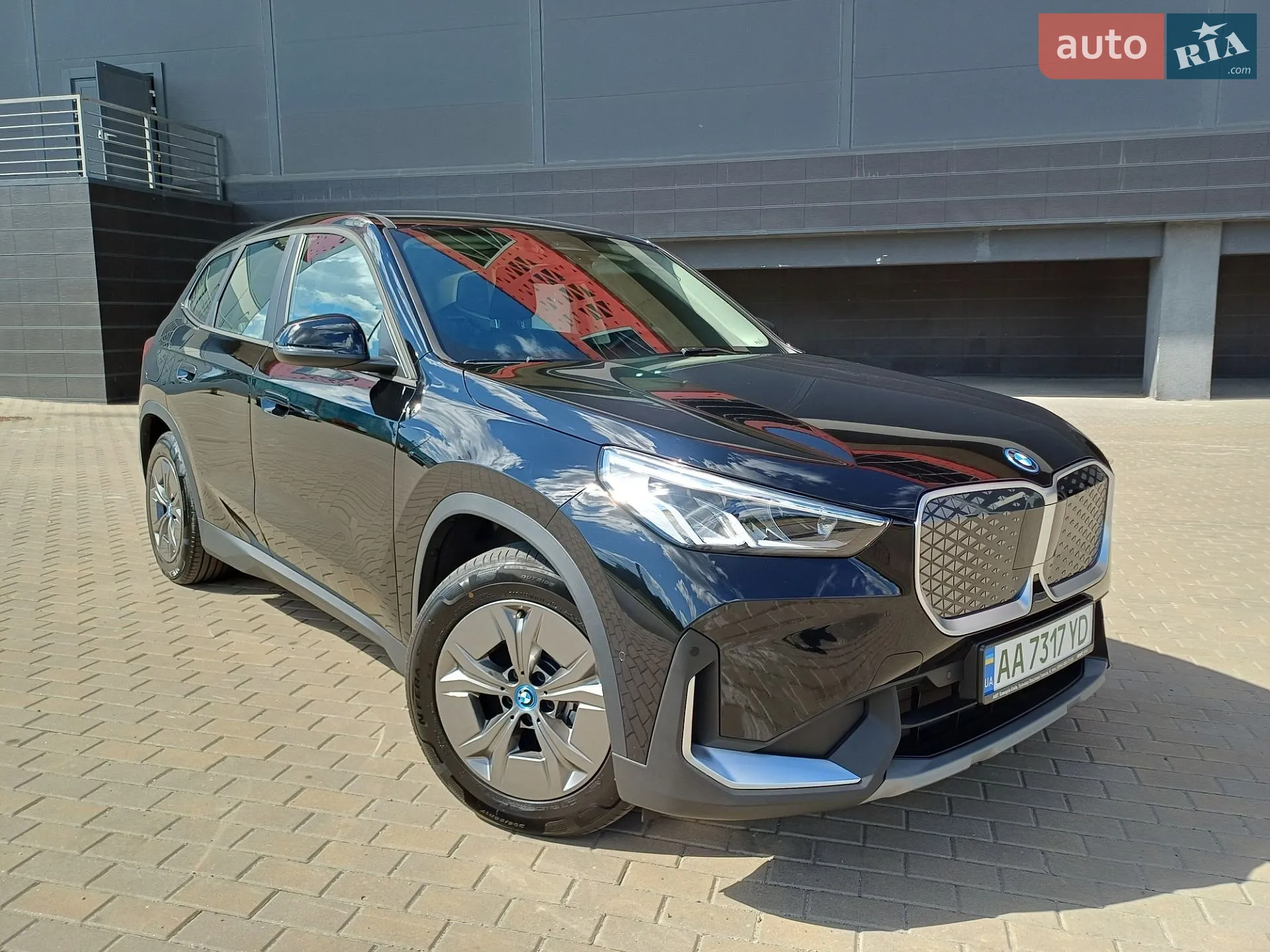 2024 BMW iX1 - мініатюра 2