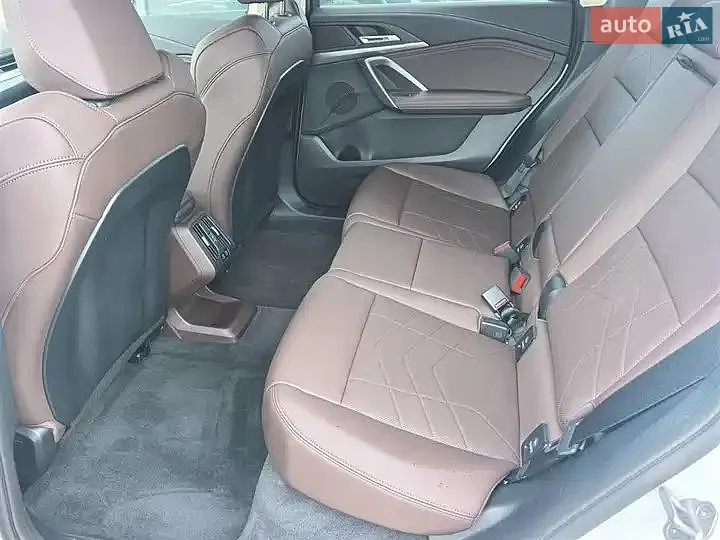 2025 BMW iX1 - мініатюра 17
