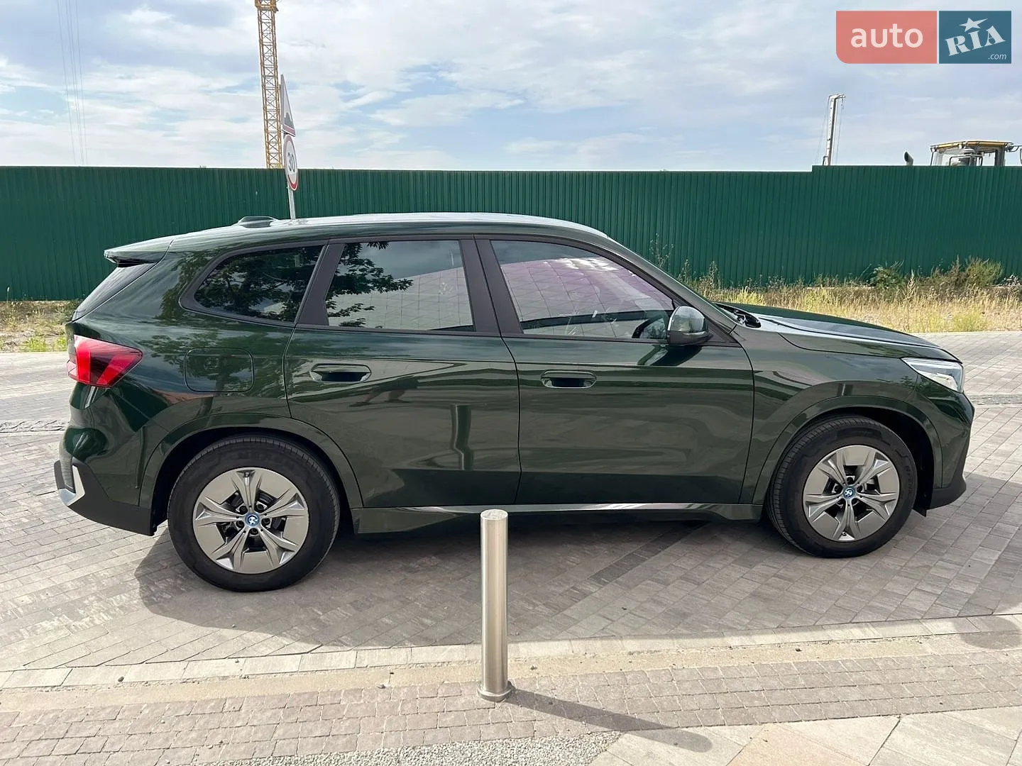 2023 BMW iX1 - мініатюра 7