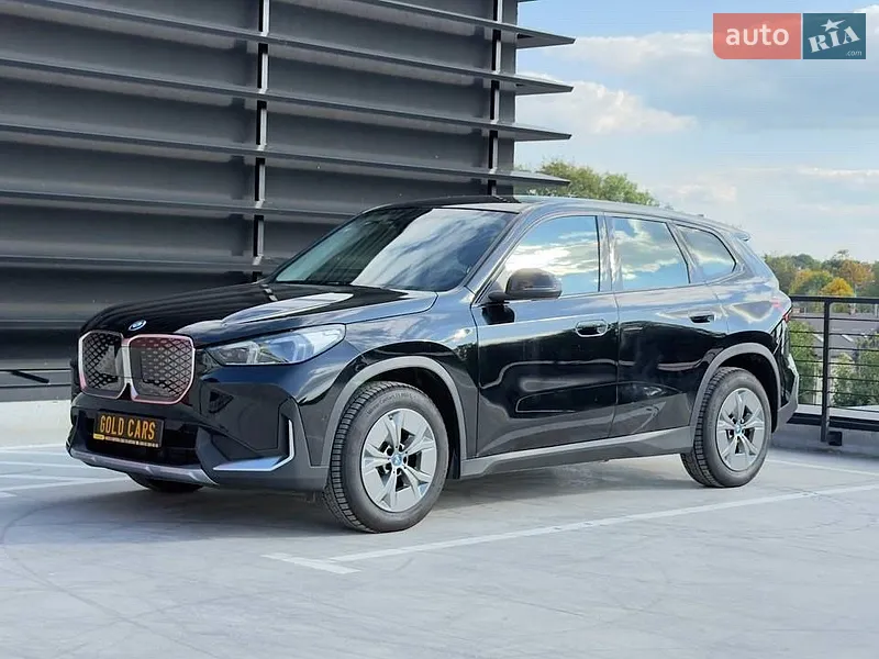 BMW iX1 2024