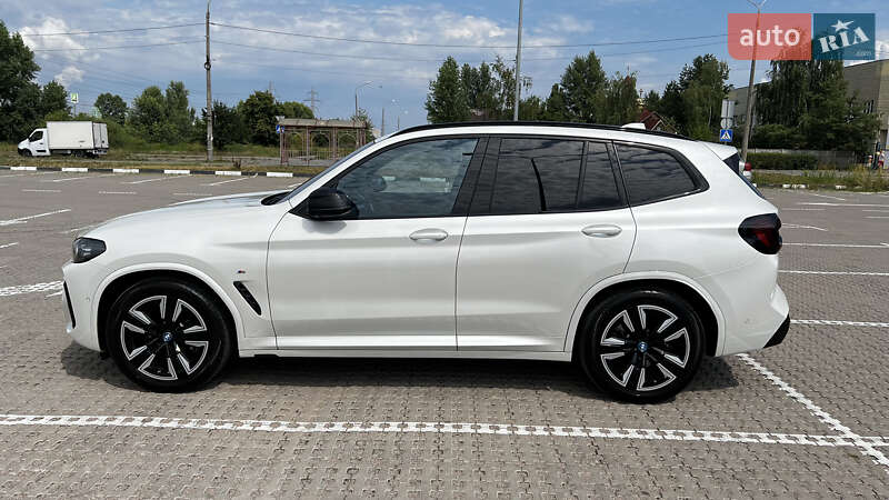 Внедорожник / Кроссовер BMW iX3 2021 в Киеве