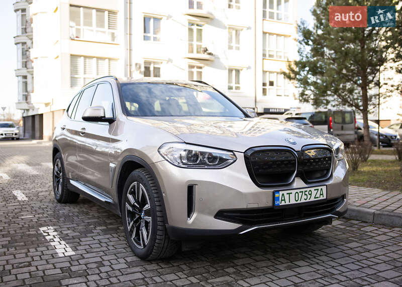 BMW iX3 2021