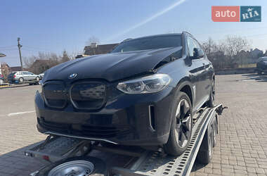 Внедорожник / Кроссовер BMW iX3 2021 в 
