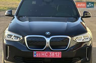 Внедорожник / Кроссовер BMW iX3 2021 в 