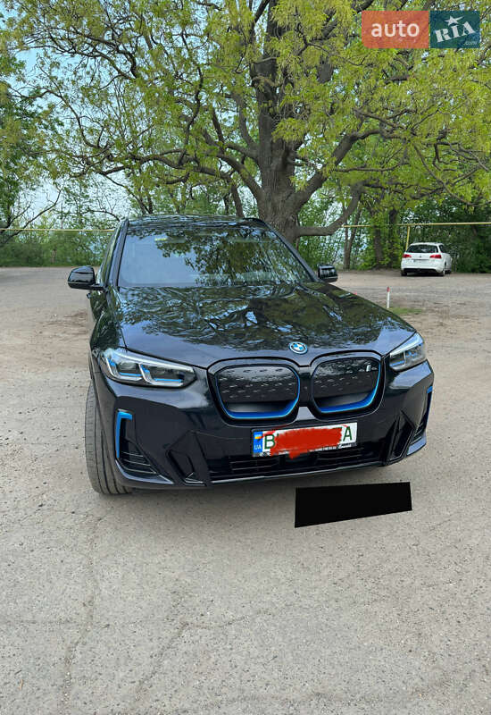 BMW iX3 2021