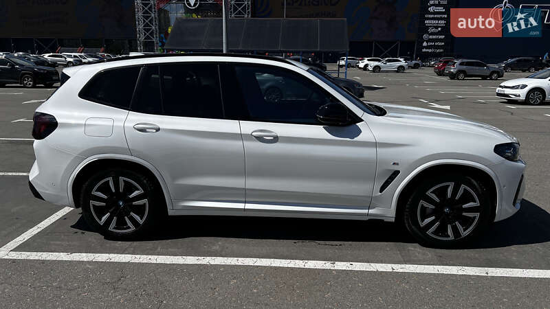 Внедорожник / Кроссовер BMW iX3 2021 в Киеве