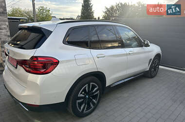 Внедорожник / Кроссовер BMW iX3 2021 в 