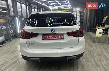 Внедорожник / Кроссовер BMW iX3 2021 в 