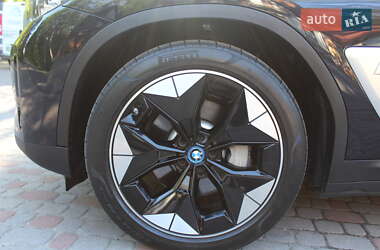 Позашляховик / Кросовер BMW iX3 2021 в 