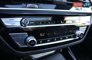 Позашляховик / Кросовер BMW iX3 2021 в 