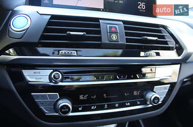 Внедорожник / Кроссовер BMW iX3 2021 в 