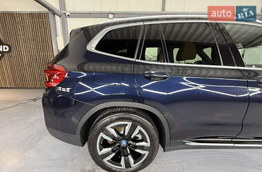 Внедорожник / Кроссовер BMW iX3 2021 в 