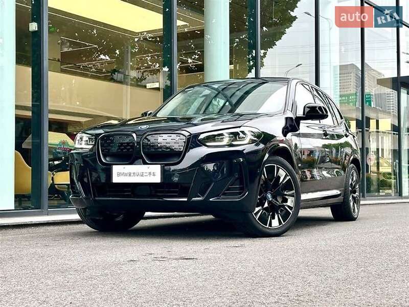 BMW iX3 2023