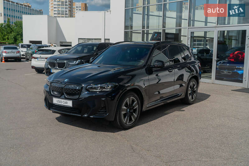 BMW iX3 2024