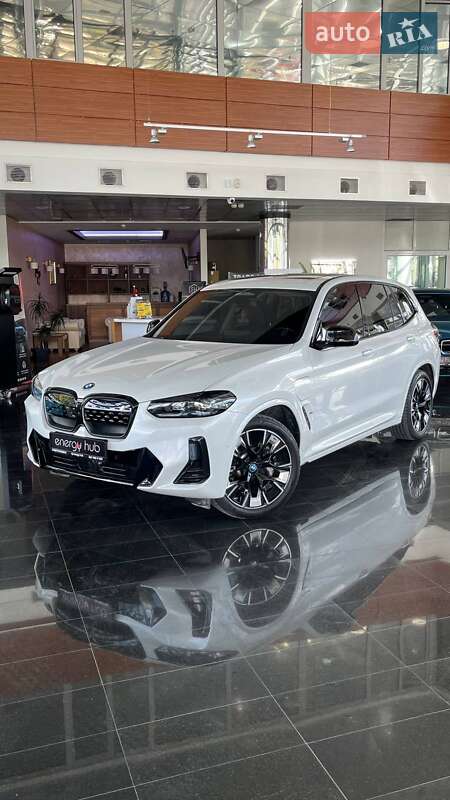 Внедорожник / Кроссовер BMW iX3 2023 в 