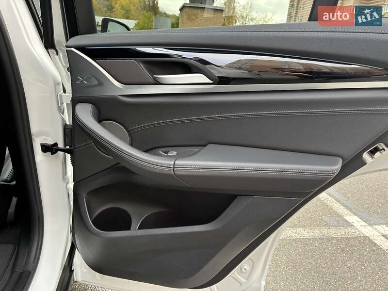 Позашляховик / Кросовер BMW iX3 2021 в Києві