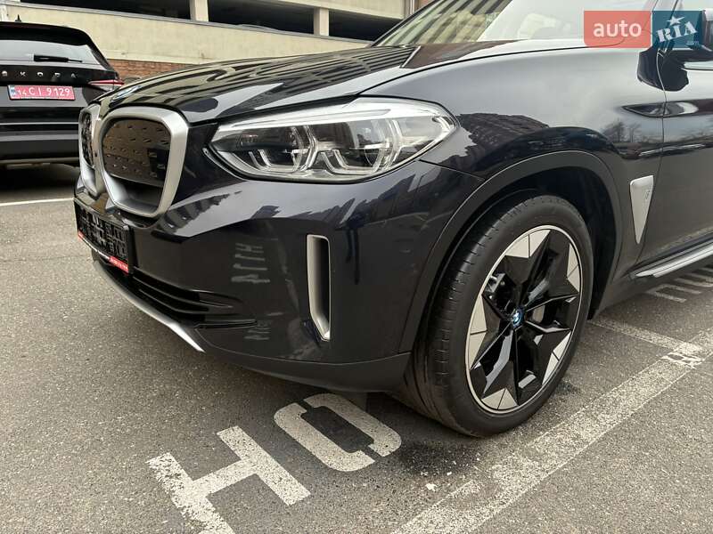 Внедорожник / Кроссовер BMW iX3 2021 в Киеве