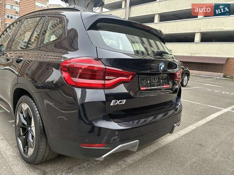 Внедорожник / Кроссовер BMW iX3 2021 в Киеве