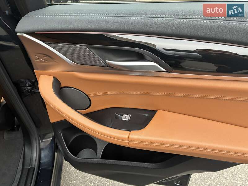 Внедорожник / Кроссовер BMW iX3 2021 в Киеве