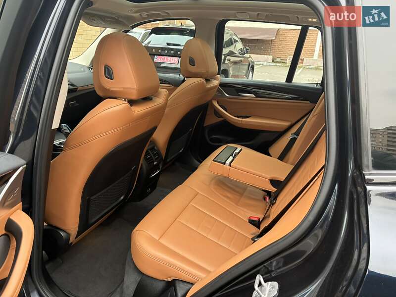 Внедорожник / Кроссовер BMW iX3 2021 в Киеве