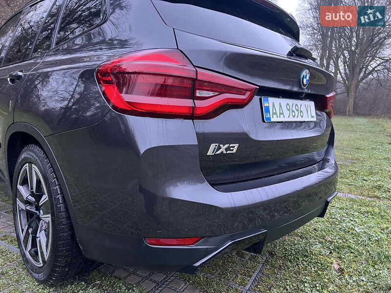 Внедорожник / Кроссовер BMW iX3 2021 в Киеве