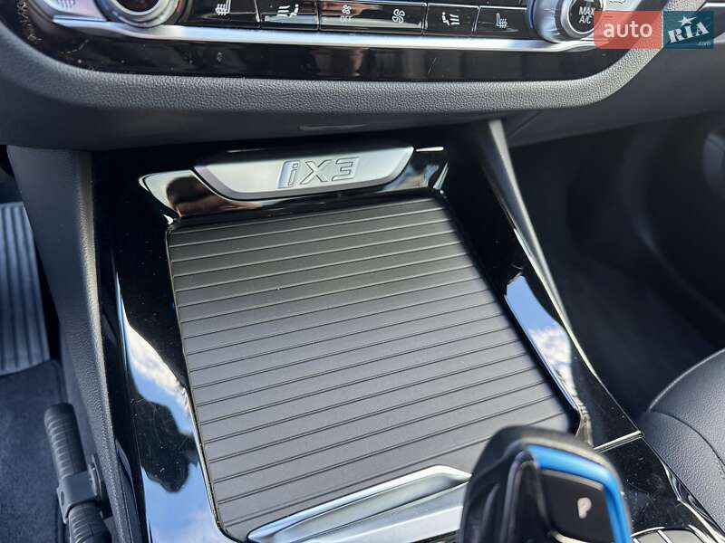 Внедорожник / Кроссовер BMW iX3 2021 в Дрогобыче