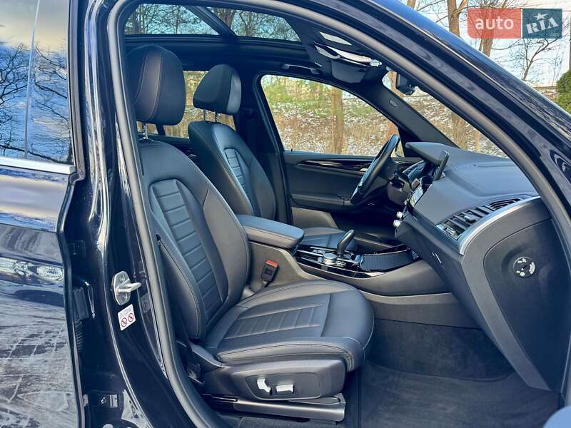 Внедорожник / Кроссовер BMW iX3 2021 в Дрогобыче