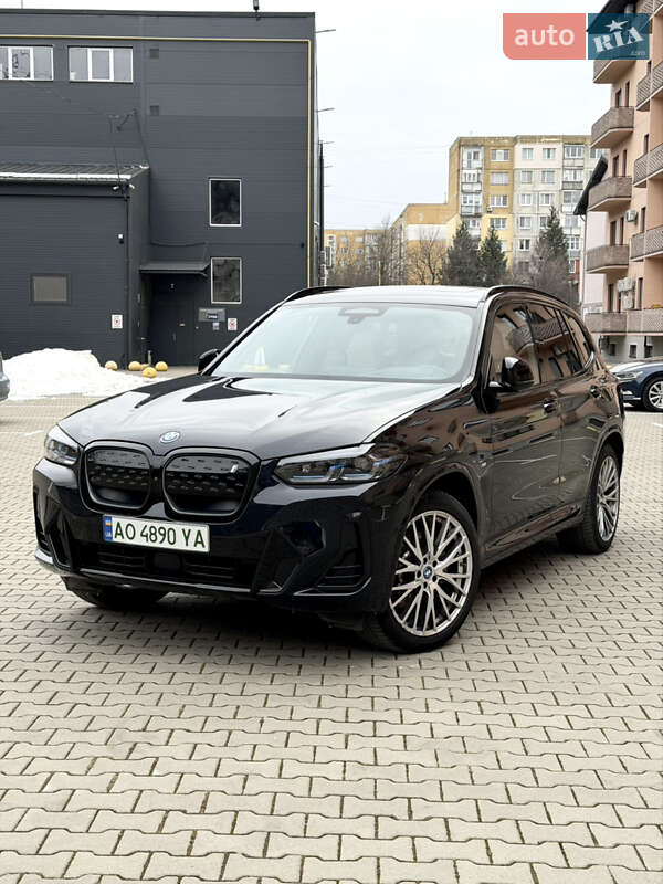 BMW iX3 2023
