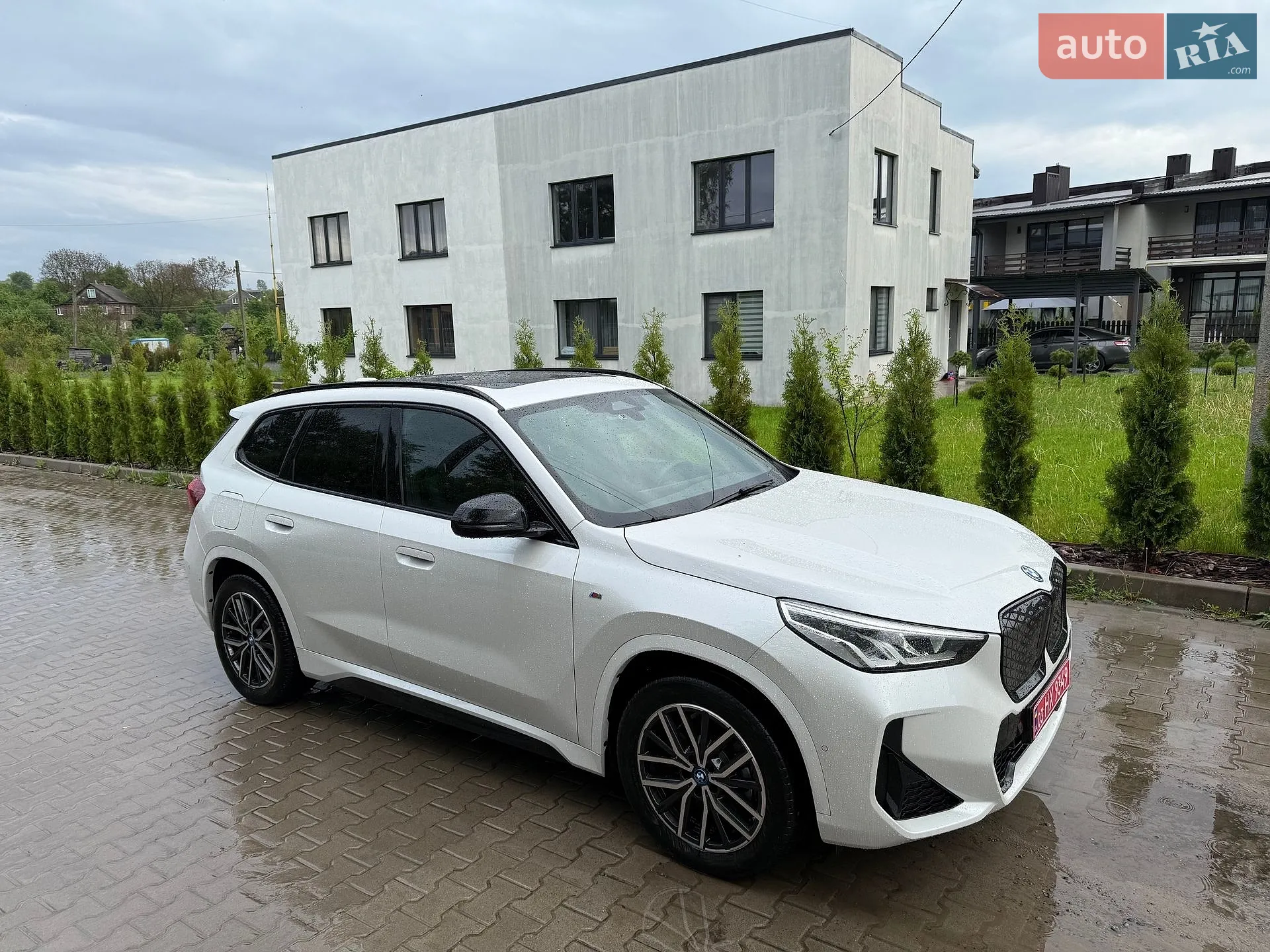2023 BMW iX1 - мініатюра 3