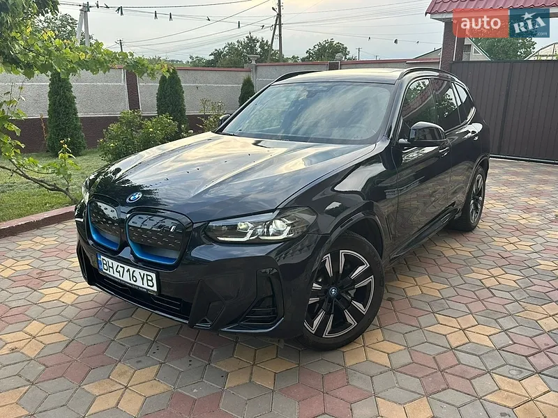 BMW iX3