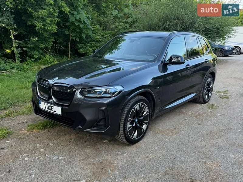 BMW iX3