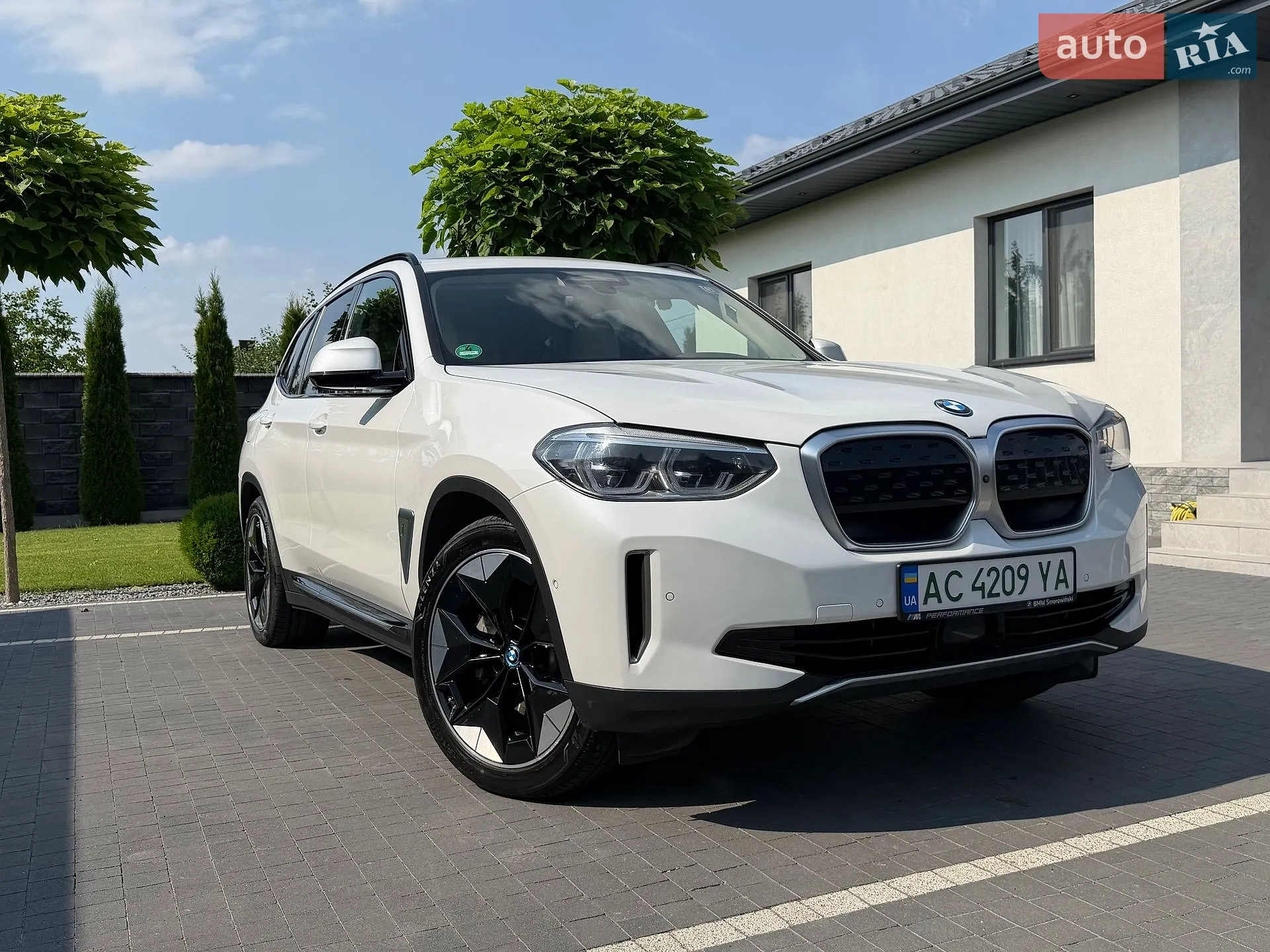 2021 BMW iX3 - фото 1