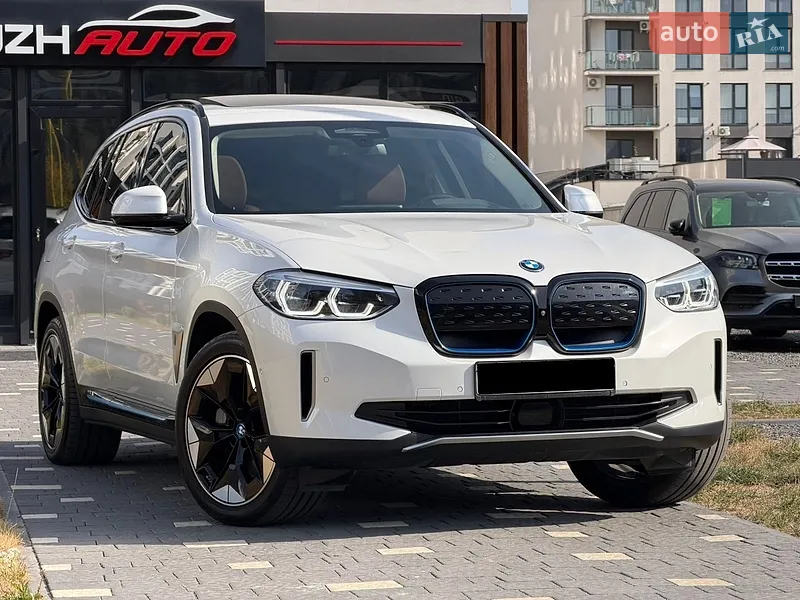 BMW iX3