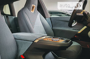 Позашляховик / Кросовер BMW iX 2022 в 