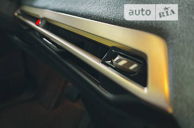 Позашляховик / Кросовер BMW iX 2022 в 