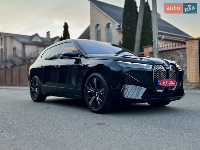 Позашляховик / Кросовер BMW iX 2023 в 