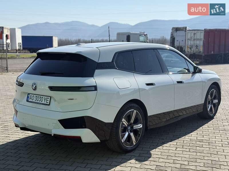 Внедорожник / Кроссовер BMW iX 2022 в Хусте