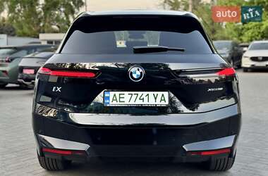 Позашляховик / Кросовер BMW iX 2024 в 