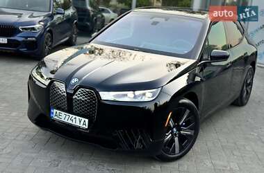 Позашляховик / Кросовер BMW iX 2024 в 