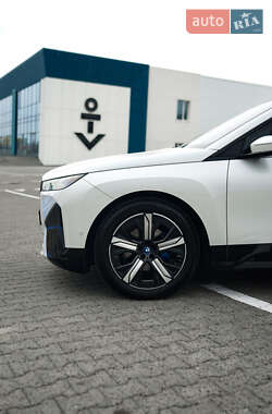Позашляховик / Кросовер BMW iX 2021 в 