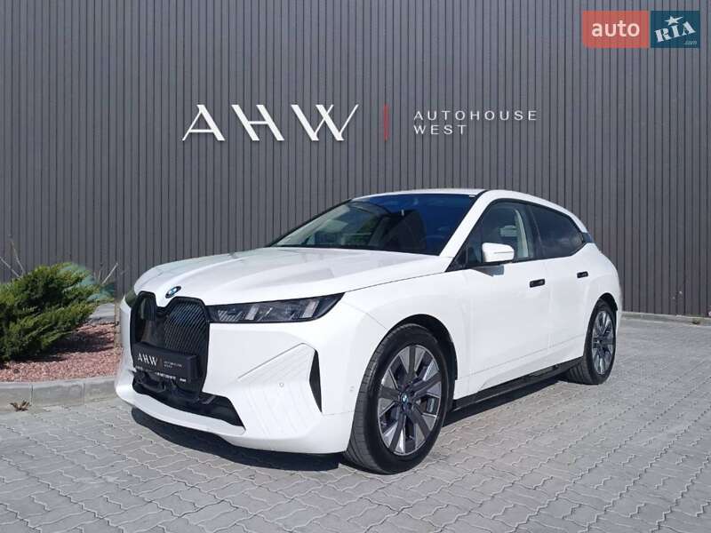 2025 BMW IX, VIN WBY41CF090CV06446:plate — zdjęcie 1 (autoria)