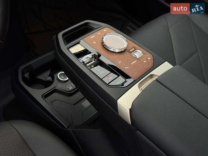 Внедорожник / Кроссовер BMW iX 2022 в Киеве